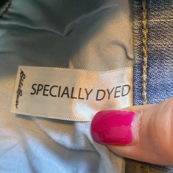 Eddie Bauer Boyfriend Distressed Mid Rise Random Fading Light Blue Jeans 6 NWOT - Picture 9 of 14